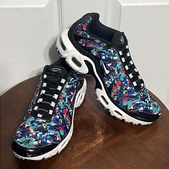 🔥🔥Nike Air Max Plus GS 'Black Hyper Blue CU4623-001 Big Kids Sz 7Y / Women 8.5 - Picture 3 of 13